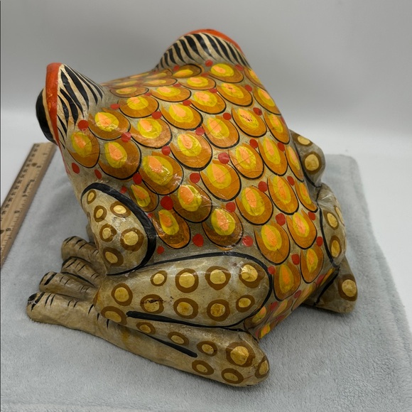 Vintage Mexican Folk-Art Handpainted Paper Mache Whimsical Frog - Picture 4 of 11